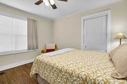 Maxwell 102 Cotton District, Parking, Pet-Friendly