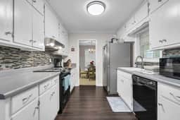 913 Camphouse | Cozy MSU Home w/ screened Patio