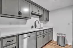 Angel’s Crossing, Walk to Campus, Pet Friendly!