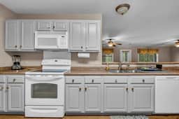 Spacious Quiet 2 Bedroom House with Gated Entrance