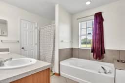Boyds Place, 2 Miles to MSU, Quiet Luxury