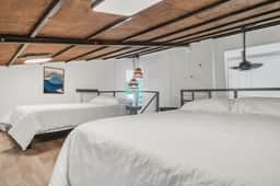 Cedar Cave, Tiny Home Escape, 2 mi to MSU