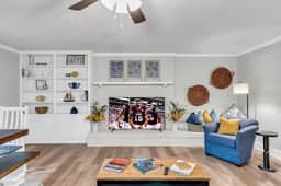 Critz St Retreat, Cozy Starkville, Spacious
