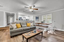 Critz St Retreat, Cozy Starkville, Spacious