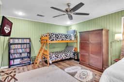 Family House, Pool, Nostalgic, BIG home