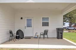 Green Light Cottage, 2BR, patio w/ grill