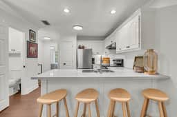 Santa Anita Furlong, Downtown MSU, 2BR