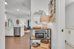 Santa Anita Furlong, Downtown MSU, 2BR