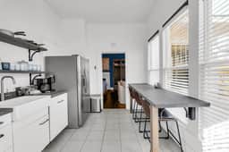 Southern Gent, Cozy King Suite, 1BR Near MSU