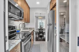 University Luxe, Heart of Cotton District!