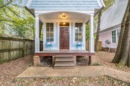Tiny Dawg Clubhouse, Chic, Close 2 MSU