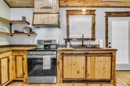 Carpenters Corner, Scenic, Tiny Luxury