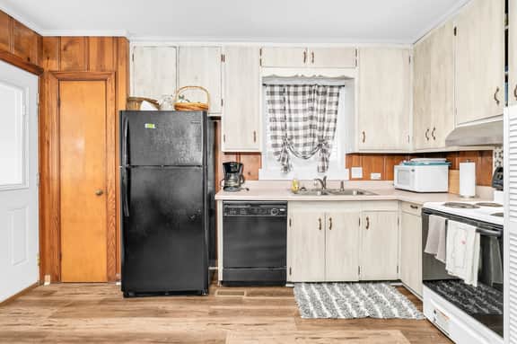 Cotton District Cozy 2BR Cottage • Steps to MSU