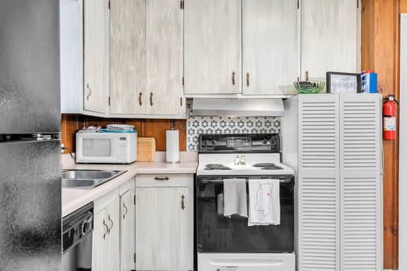 Cotton District Cozy 2BR Cottage • Steps to MSU