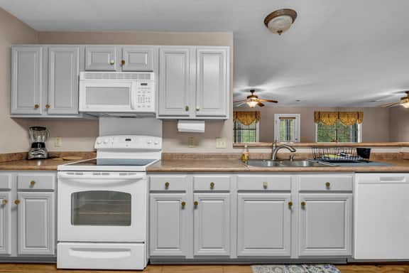 Spacious Quiet 2 Bedroom House with Gated Entrance