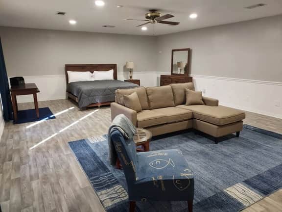 Very Spacious | Guest Home | Central & Peaceful