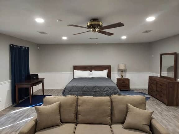 Very Spacious | Guest Home | Central & Peaceful
