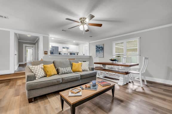 Critz St Retreat, Cozy Starkville, Spacious