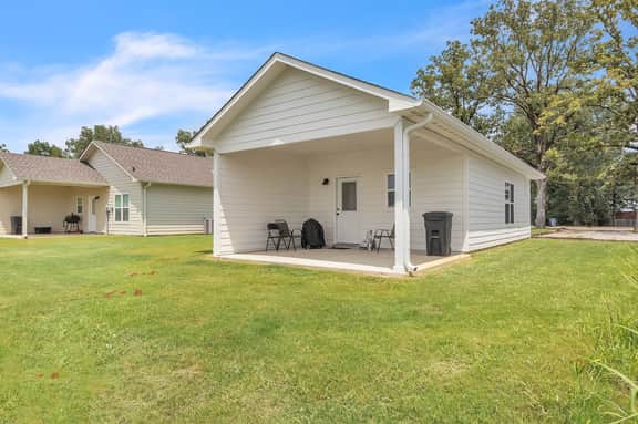 Green Light Haven, Comfort in Columbus, 2BR, Grill