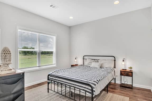 Green Light Haven, Comfort in Columbus, 2BR, Grill