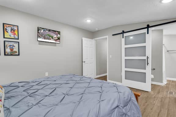 Close to MSU | Luxury | Smart TVs