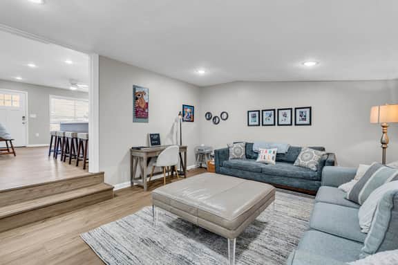 Close to MSU | Luxury | Smart TVs