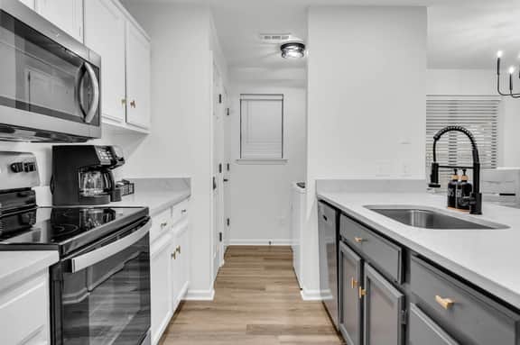 Chic & Private | 1.4. Miles-MSU | Garage-Patio