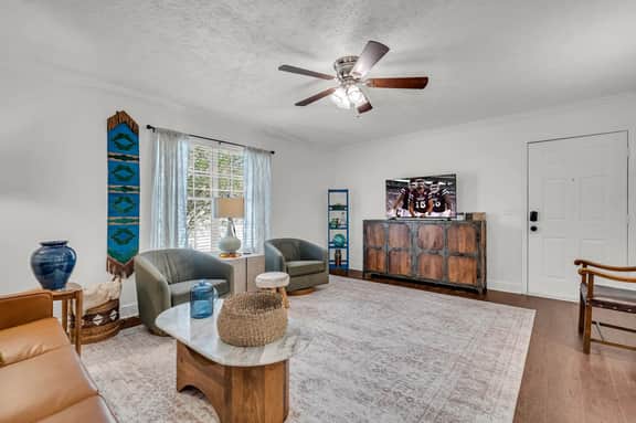 Santa Anita Furlong, Downtown MSU, 2BR