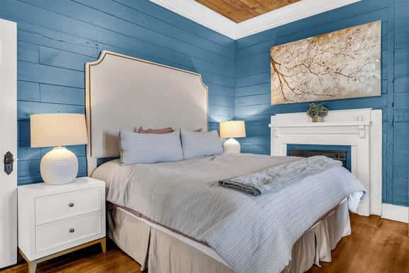 Southern Gent, Cozy King Suite, 1BR Near MSU