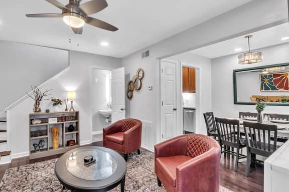 University Luxe, Heart of Cotton District!