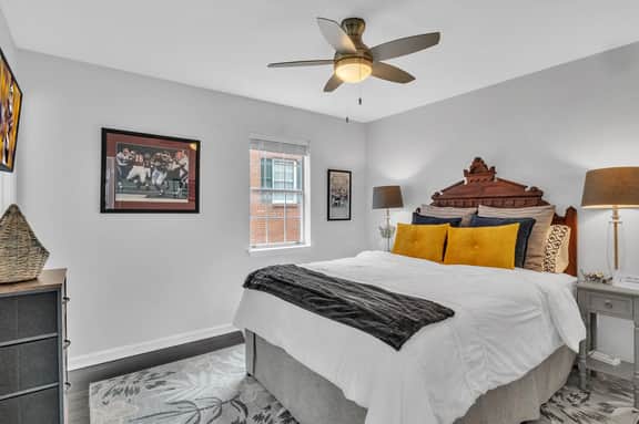 University Luxe, Heart of Cotton District!