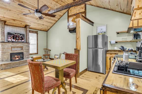 Carpenters Corner, Scenic, Tiny Luxury