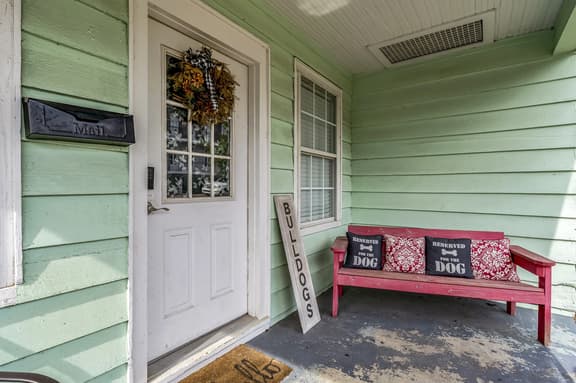 Maxwell 102 Cotton District, Parking, Pet-Friendly