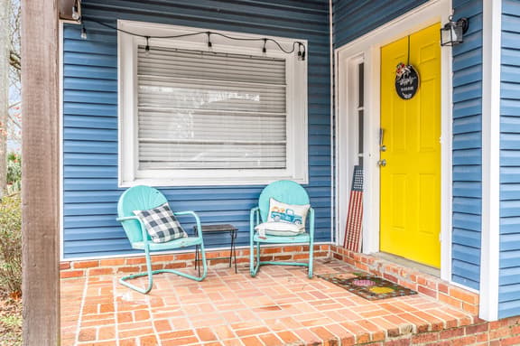 Cotton District Cozy 2BR Cottage • Steps to MSU