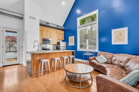 Bulldog Grand Chalet, Cotton District Location!