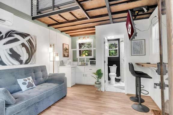 Cedar Cave, Tiny Home Escape, 2 mi to MSU