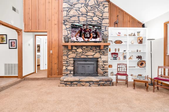 102 Lincoln Dr, Starkville, MS 39759