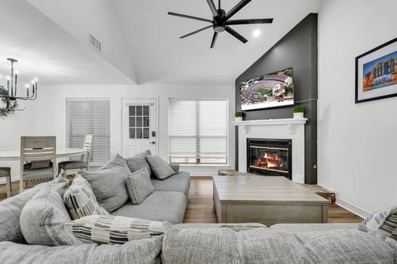 Chic & Private | 1.4. Miles-MSU | Garage-Patio