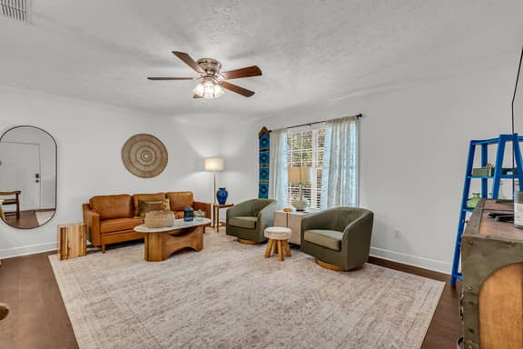 Santa Anita Furlong, Downtown MSU, 2BR