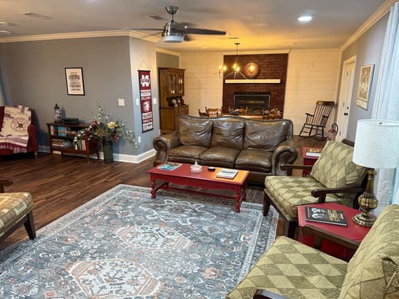 Stark Vegas DawgDaze, 4 BR Near MSU, Go Dawgs!