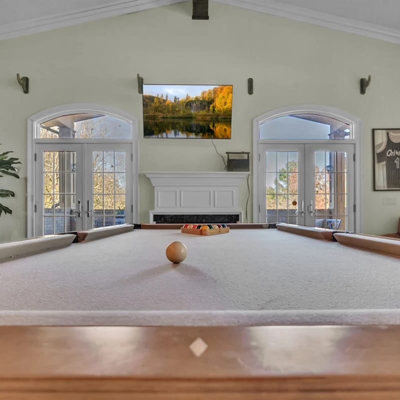 Mr. B’s Home, Pool Table, 1 Mi to Old Waverly